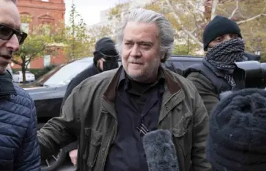 Se entrega Steve Bannon, exasesor de Donald Trump