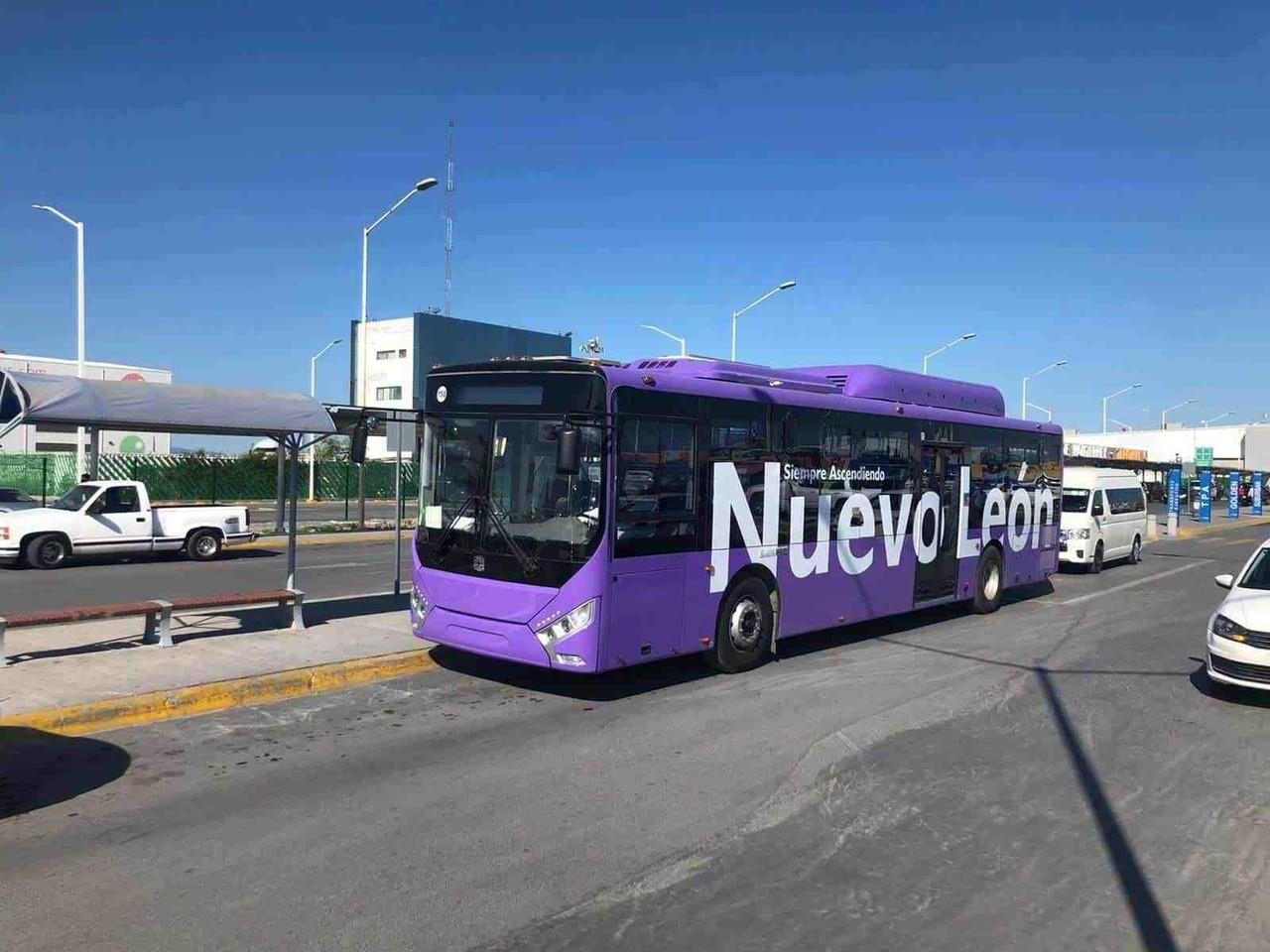Lanza NL licitación para arrendamiento de 800 camiones