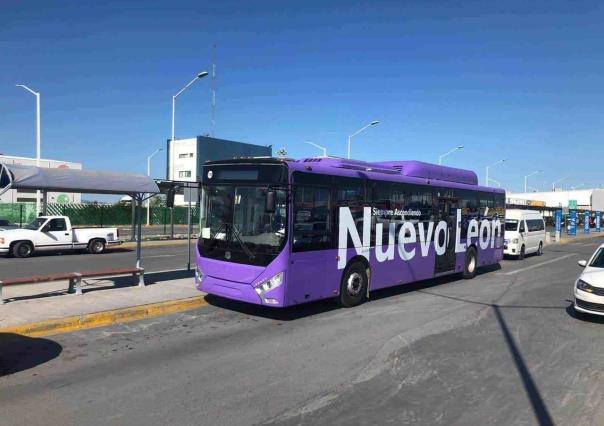 Lanza NL licitación para arrendamiento de 800 camiones