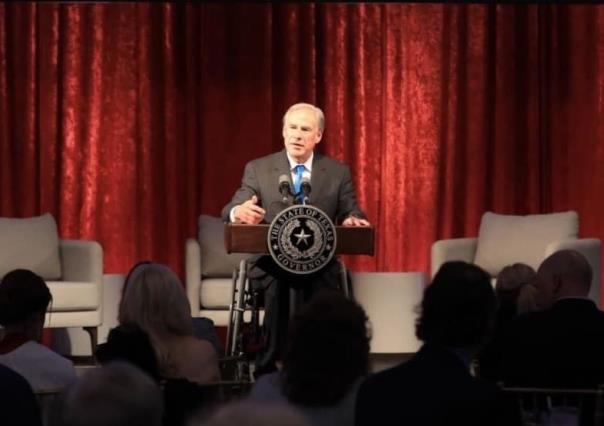 Gobernador de Texas urge a Biden a proteger activos e intereses de EU