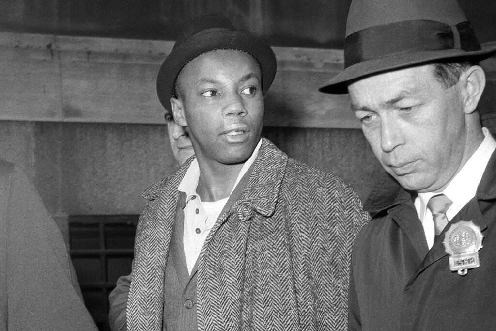 Exonera jueza a dos hombres por el asesinato de Malcolm X