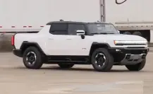 VIDEO: A quemar llanta: Biden prueba Hummer al estilo Rápido y Furioso