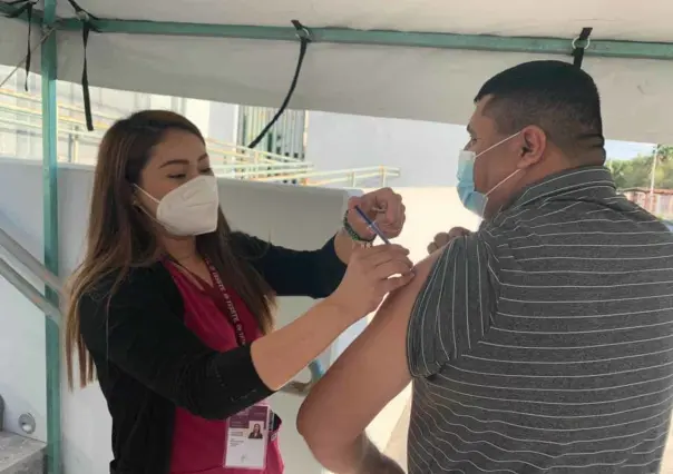 Realizan campaña para vacunar a maestros contra la influenza