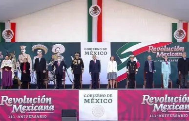 Encabeza AMLO desfile del 111 aniversario de la Revolución Mexicana