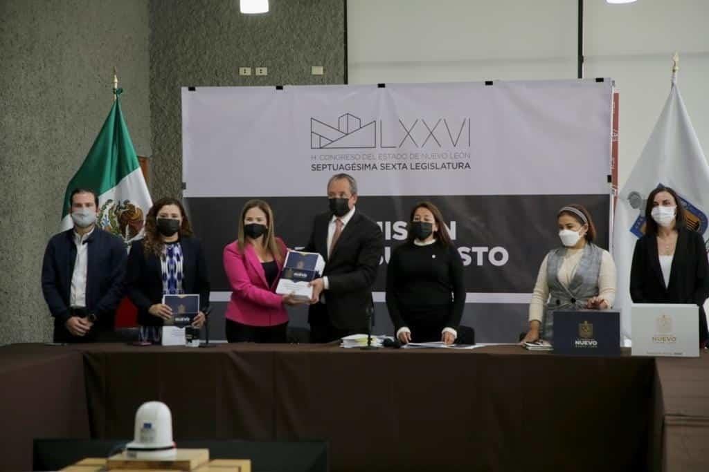 Entrega Estado propuesta de Paquete Fiscal 2022 en el Congreso local