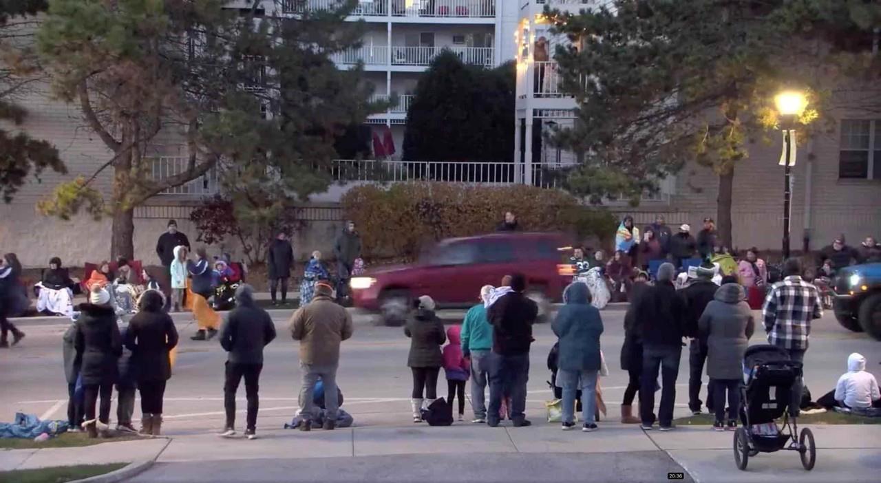 Al menos 18 niños hospitalizados tras embestida en desfile en Wisconsin