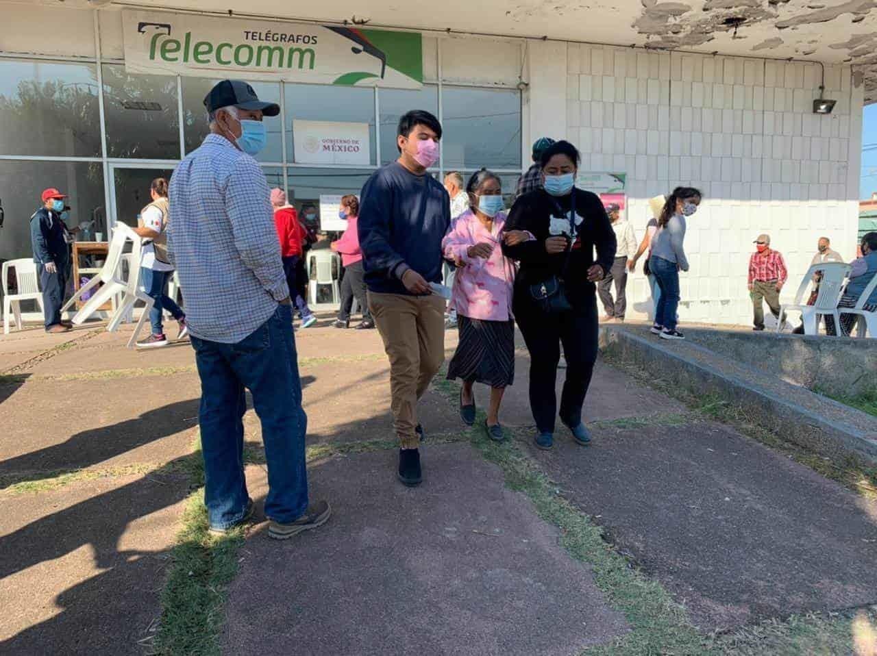 Sufren abuelitos de Matamoros para poder recibir pensión de Bienestar