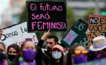 Marchan feministas contra la violencia de género en la CDMX
