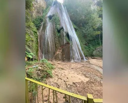 Se desgaja Cola de Caballo en Santiago