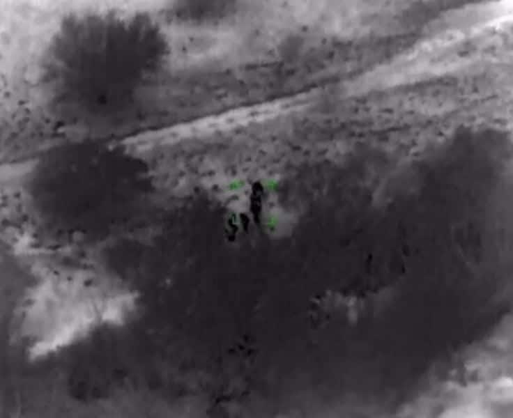 Siguen con dron a ilegales y los detienen