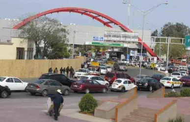 Largas filas en puentes de Matamoros por Black Friday