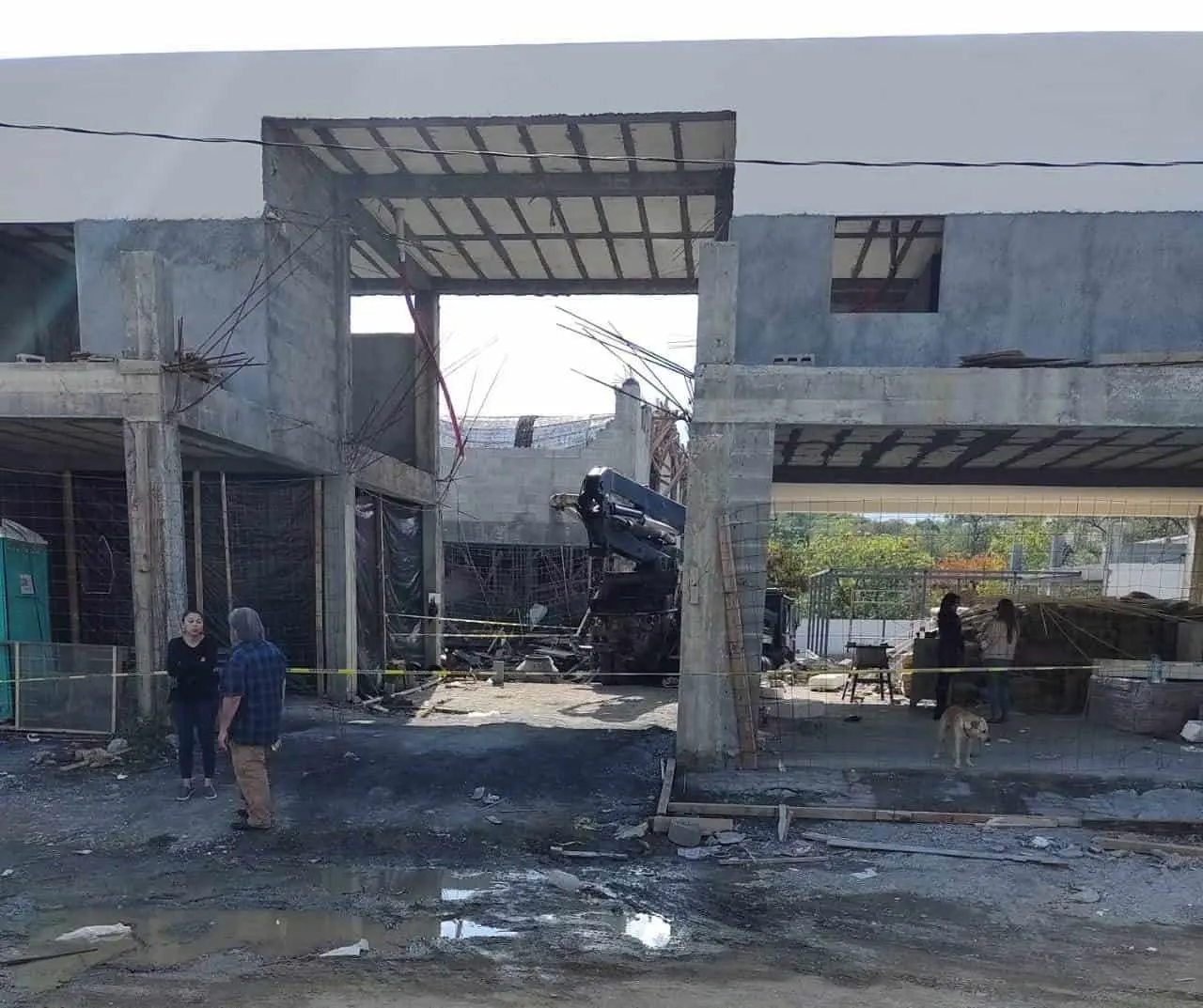 Se derrumba construcción en Santiago; hay cinco lesionados
