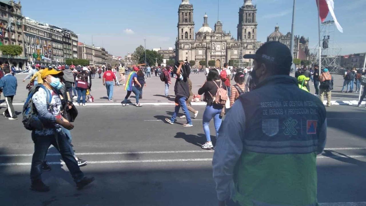 Alistan informe de AMLO en el Zócalo de CDMX; llegan simpatizantes
