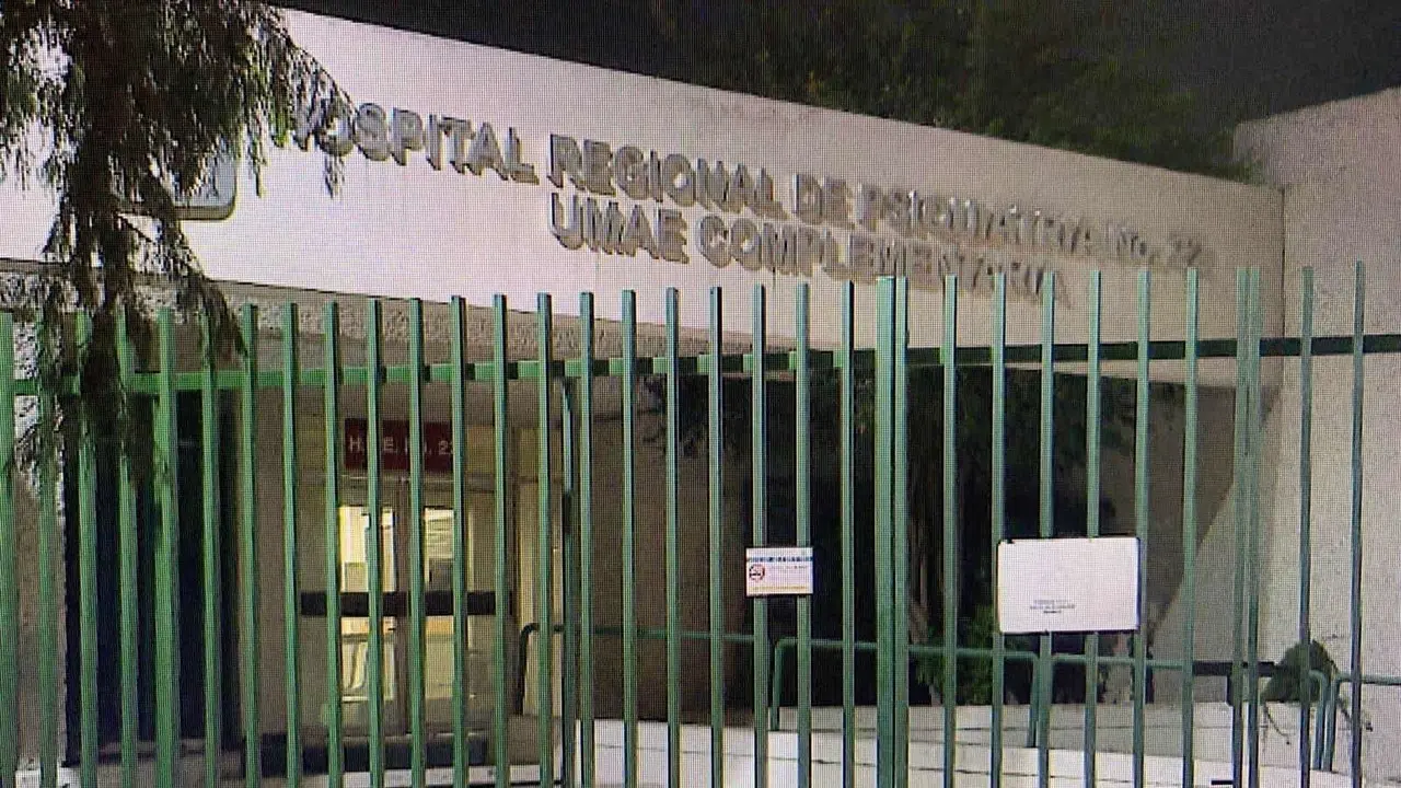 Escapa paciente psiquiátrico de hospital; se lanza a un alcantarillado