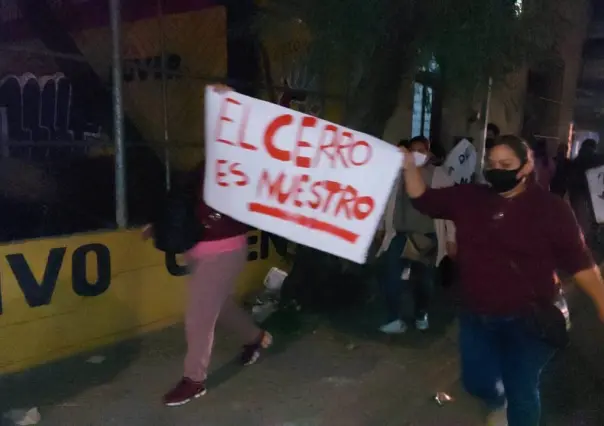 Protestan en la Independencia: piden quitar Memorial de la Misericordia