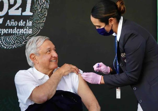 Recibe AMLO y secretarios dosis de refuerzo de vacuna AstraZeneca