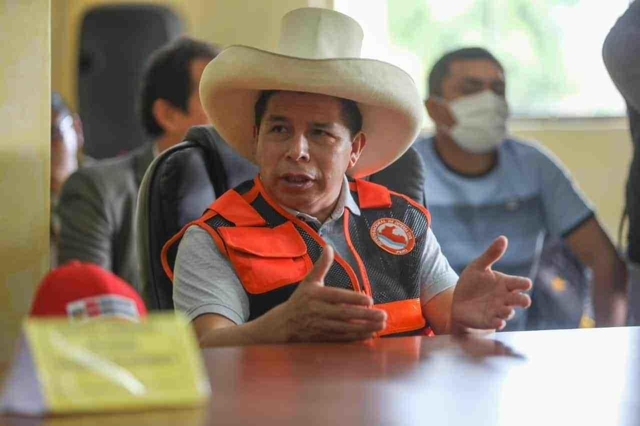 Congreso de Perú rechaza moción para destituir al presidente Castillo