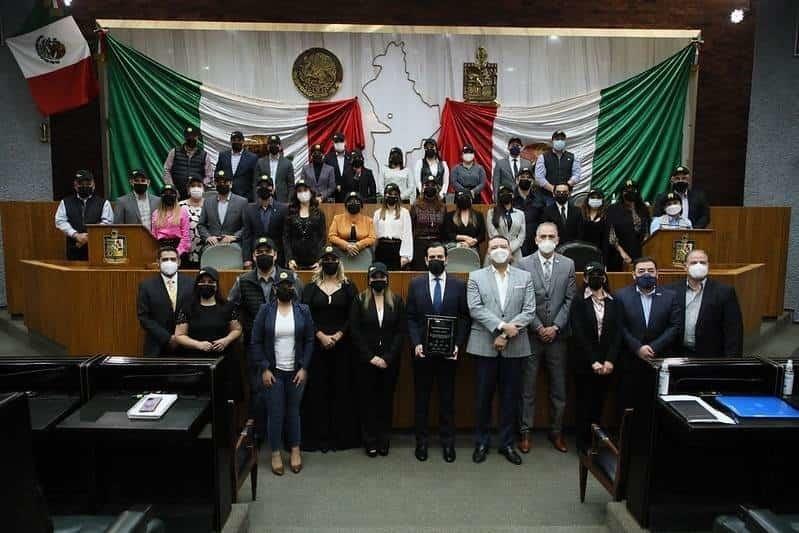 Entrega Congreso reconocimiento a Fuerza Regia