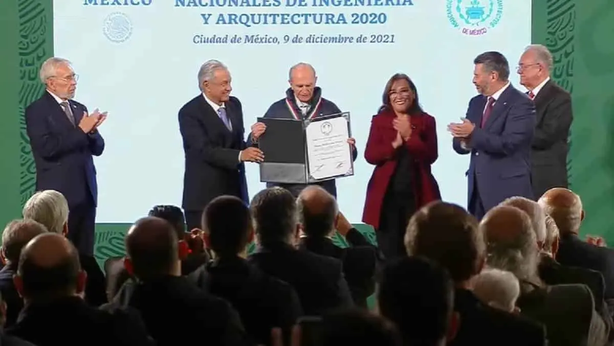 Otorga AMLO los Premios Nacionales de Ingeniería y Arquitectura 2020
