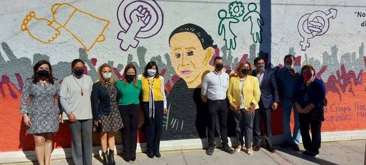 Inauguran mural en honor a Maria Elena Chapa