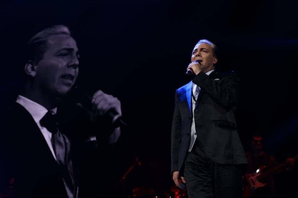 Seduce y enamora Cristian Castro a los regios