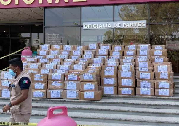 Suman un millón de firmas más ante el INE para revocación de mandato