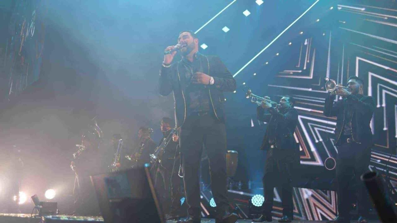 Se apodera la Banda MS de los regios en la Arena Monterrey