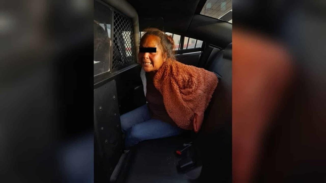 Detienen a mujer armada con cuchillo tras persecución