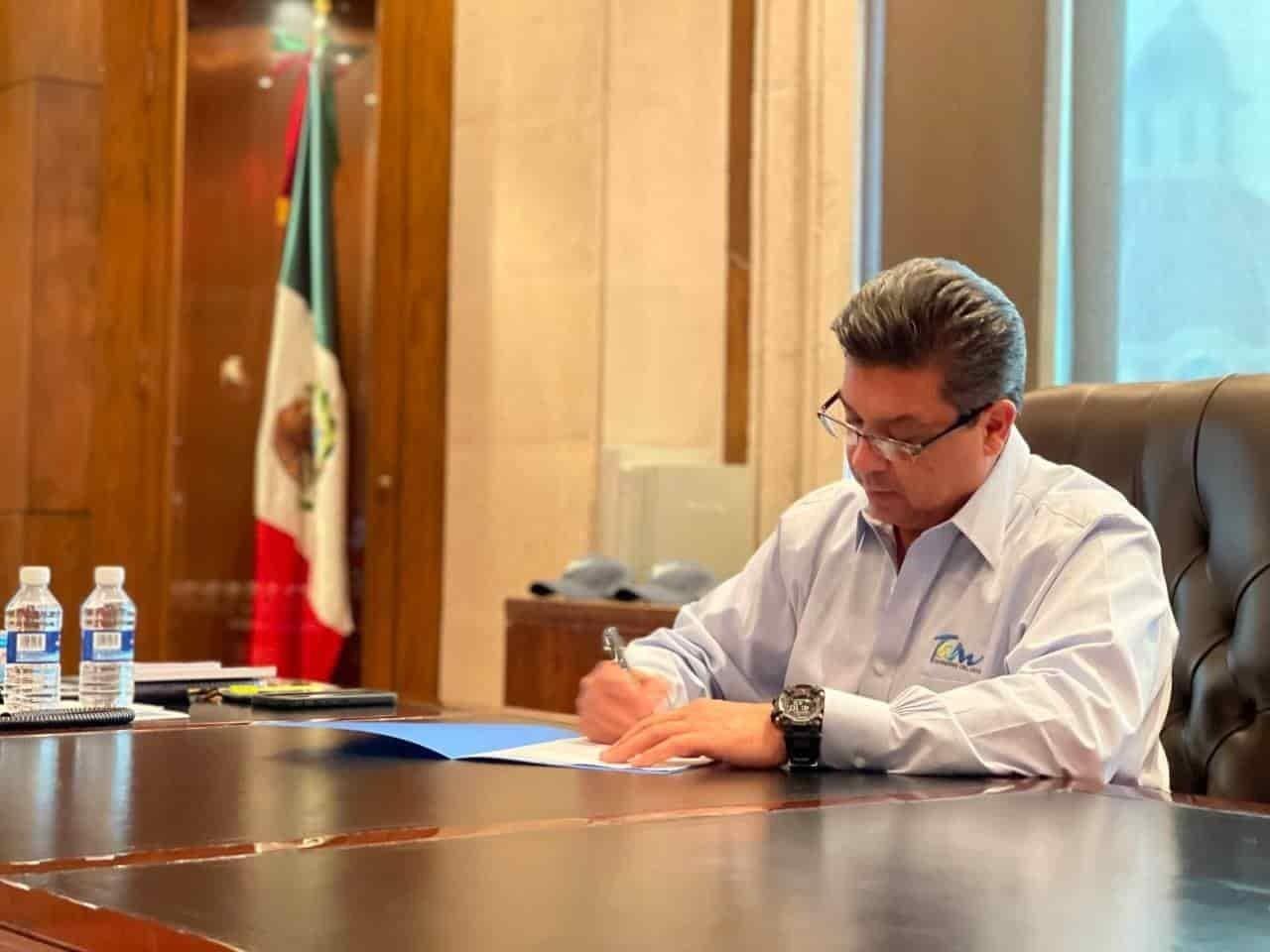 Juez niega a FGR revisión de amparo a Cabeza de Vaca por extemporáneo