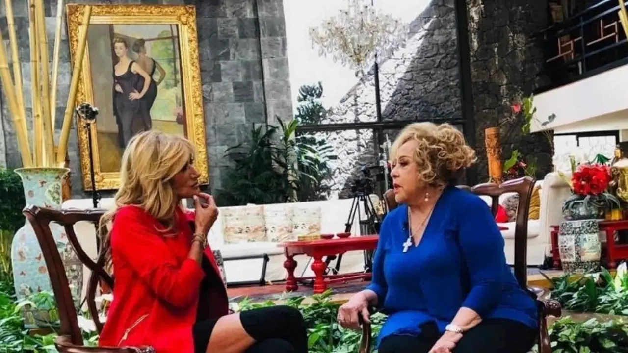 Ofrece Adela Micha disculpas a la familia Pinal