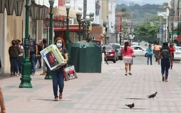 Pese a semáforo naranja, en Tampico actividades no se detienen