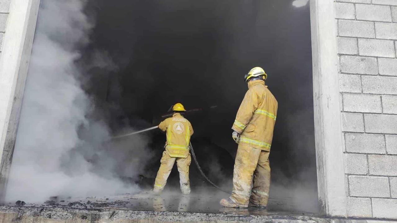 Consume incendio bodega de carbón