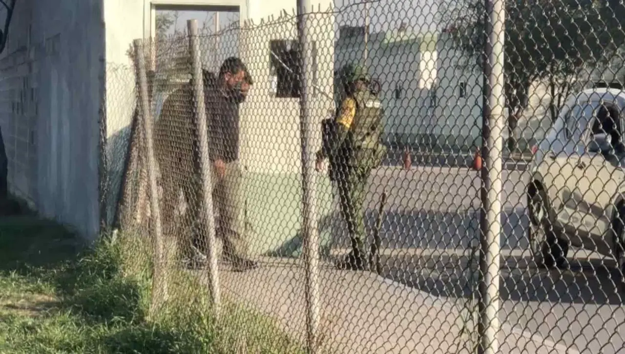 Internan en hospital militar a niño con impacto de bala