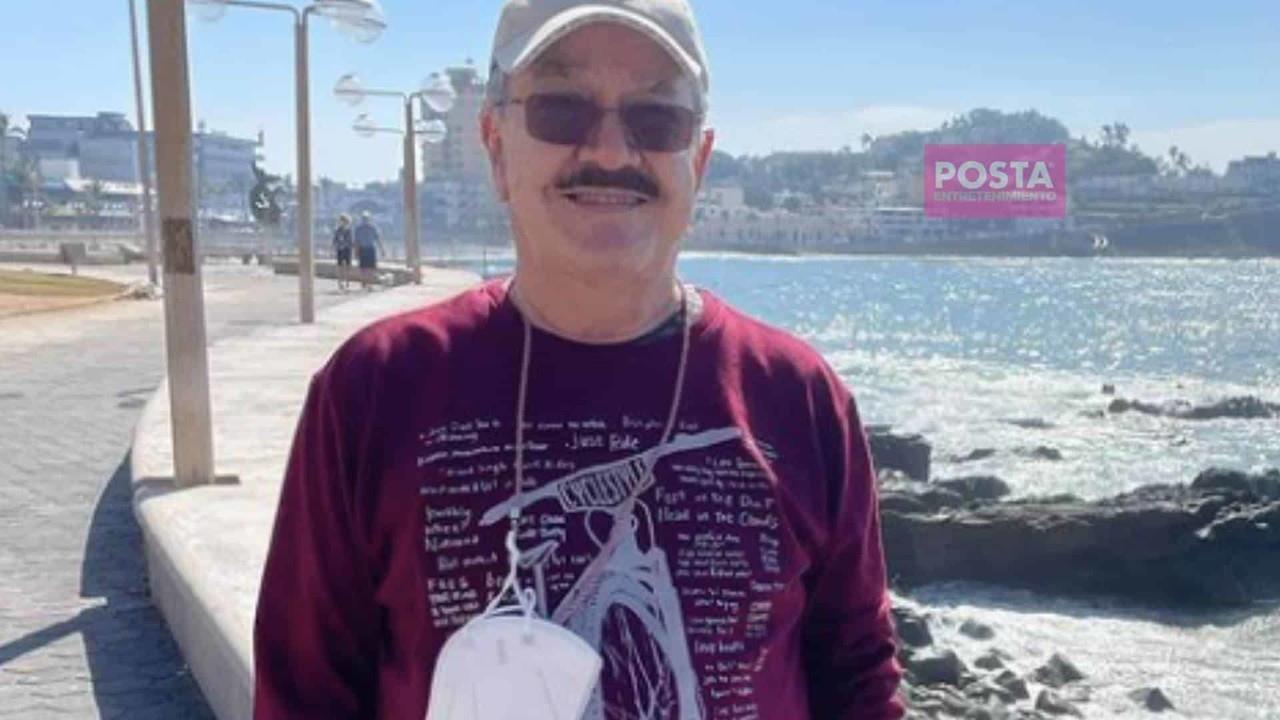Enamora Tío Pedrito Sola con foto en la playa
