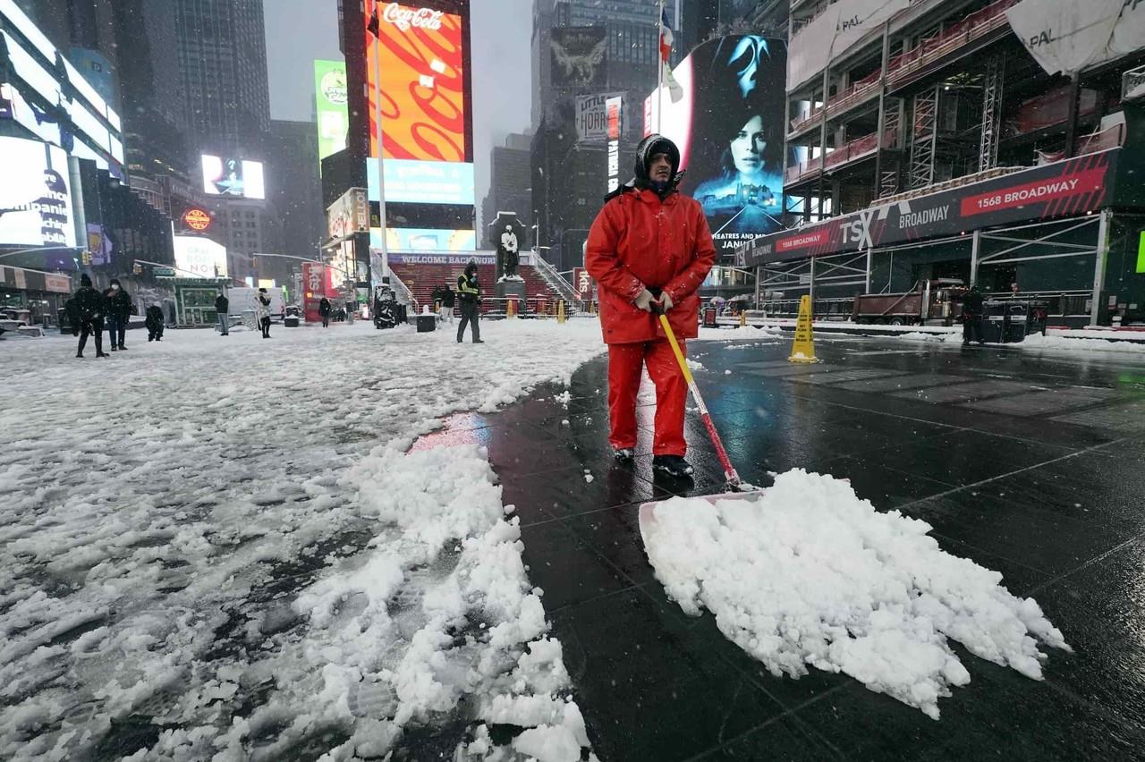 Paraliza fuerte nevada al noreste de Estados Unidos