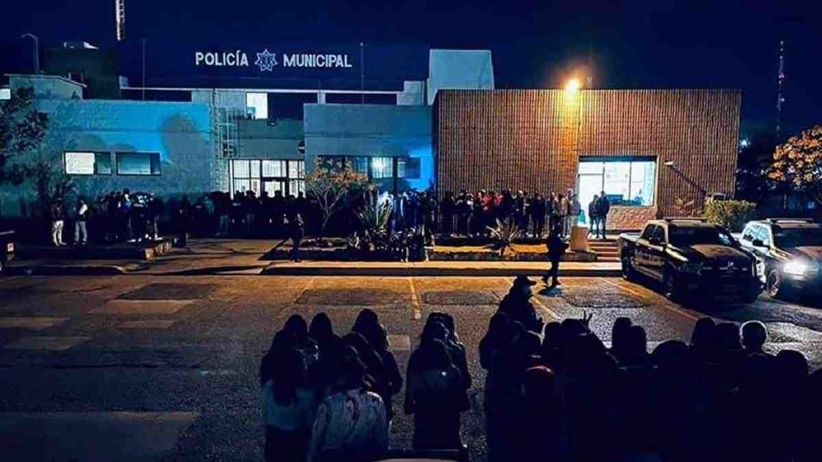 Detienen a 159 menores por fiesta clandestina en Chihuahua