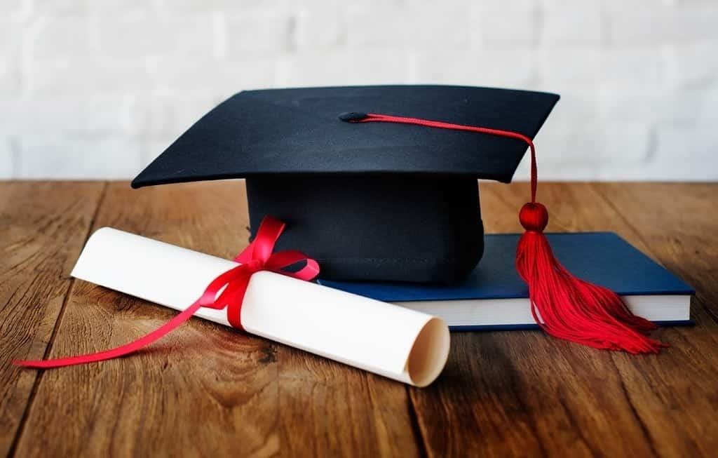 ¡Sí se pudo! Veterano de guerra se gradúa de la secundaria