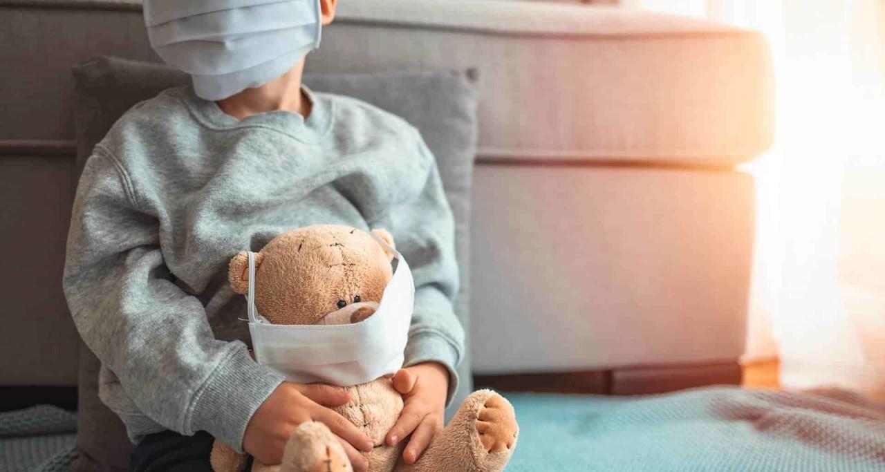 Niños sí se enferman de COVID-19; falta de vacunas, factor de riesgo