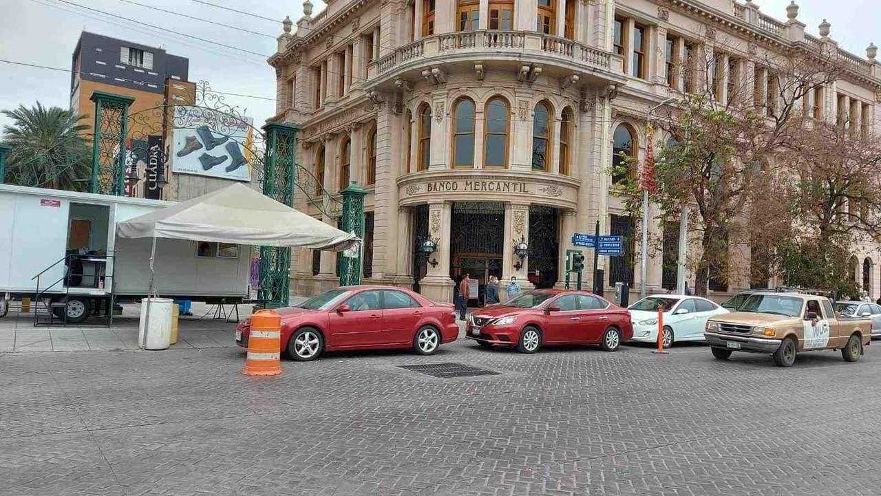 Vuelven filas kilométricas a Drive-Thru de Morelos