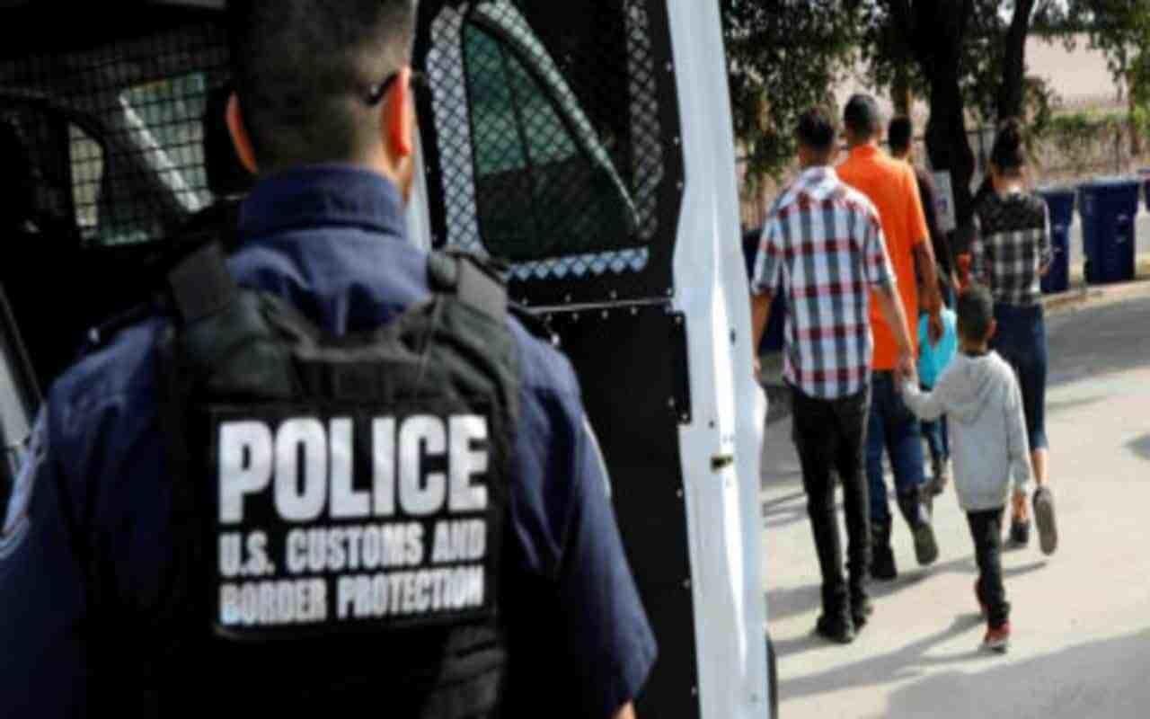 Caen traficantes de migrantes, eran estadounidenses