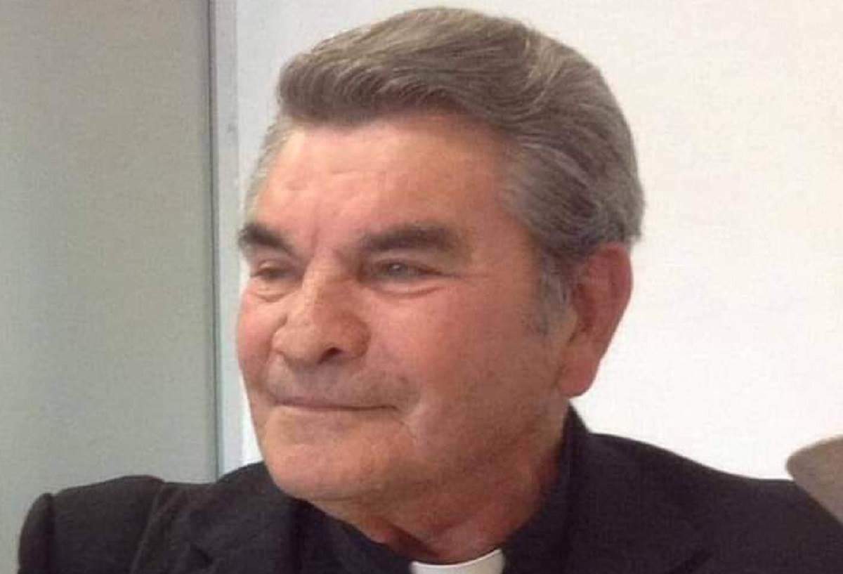 Apuñalan a sacerdote para robarle las limosnas