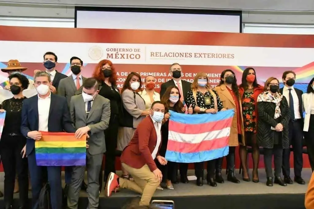 Entregarán consulados y embajadas actas de nacimiento a personas trans