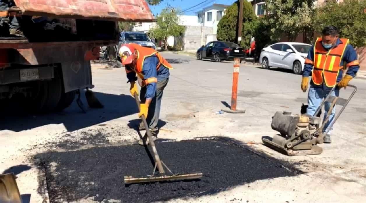 Avanza programa de bacheo en Escobedo