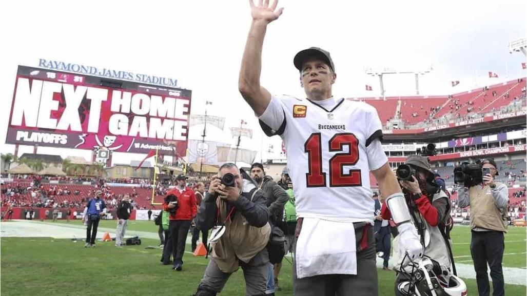 Tom Brady, más grande que los headcoach de sus rivales