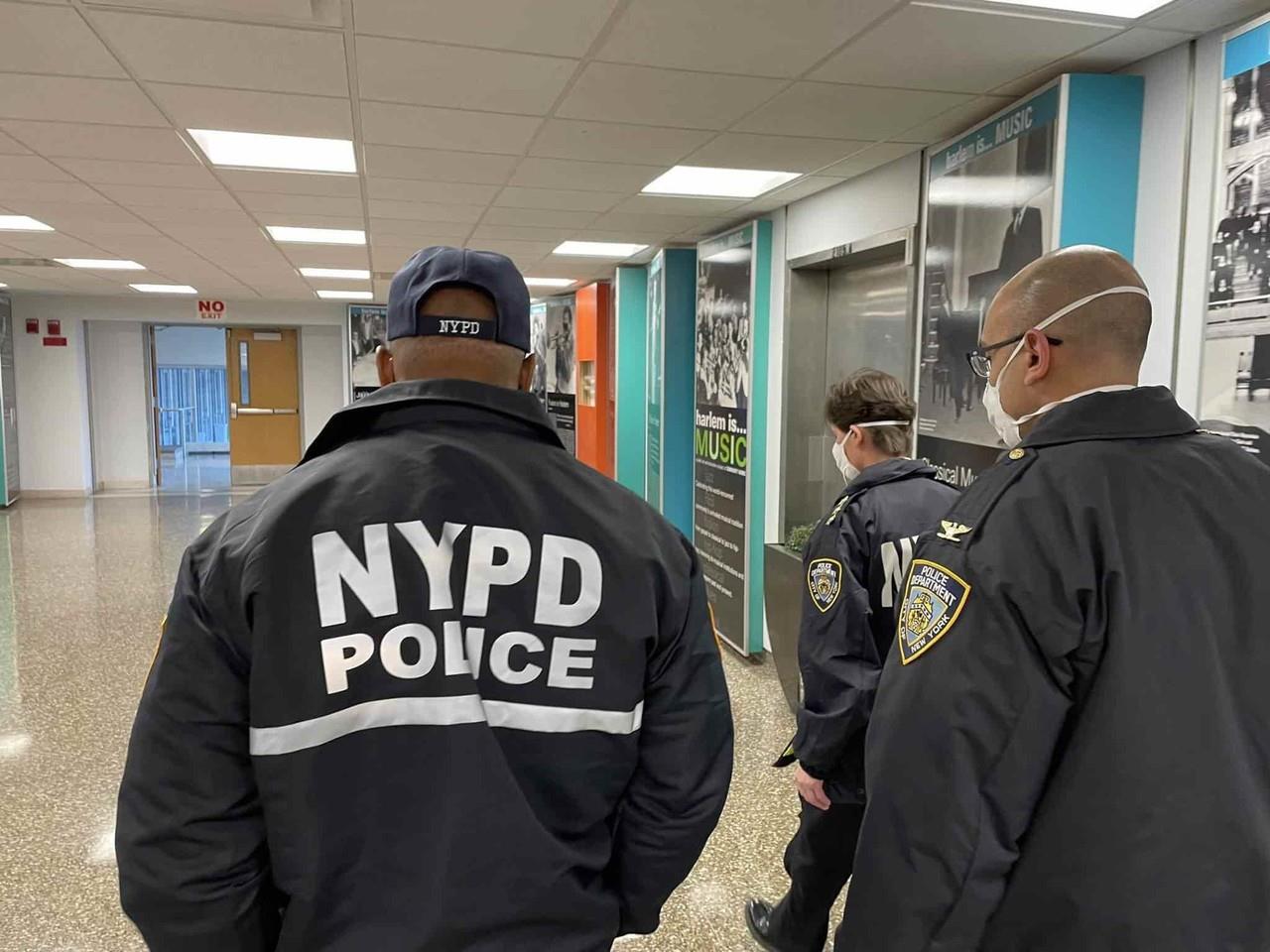 Tiroteo en Nueva York deja dos muertos, uno de ellos policía