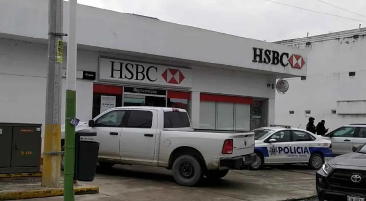 Asalta solitario ladrón sucursal bancaria HSBC en Cadereyta