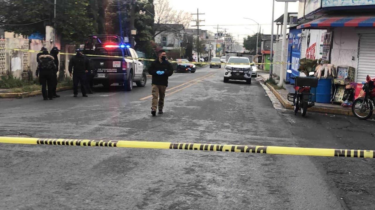 Balean a hombre afuera de depósito en Guadalupe