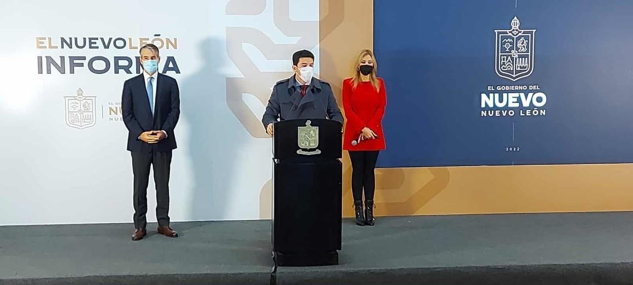 Suben hospitalizaciones y bajan casos diarios de COVID en Nuevo León