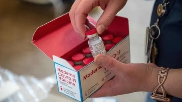 Moderna ya inició ensayos para vacuna de refuerzo contra Ómicron