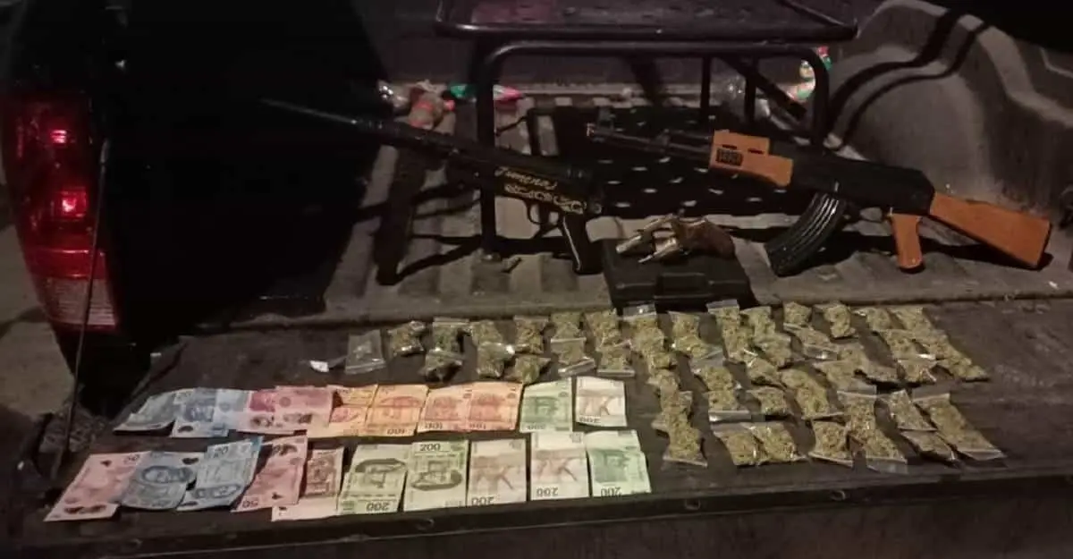 Cae joven con drogas y armas en la colonia Hidalgo